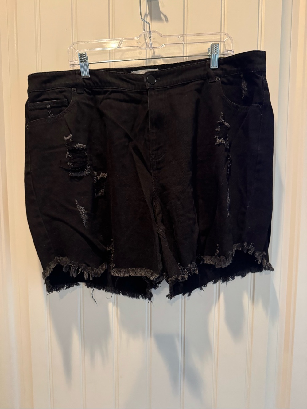 Forever 21 Black Distressed Frayed-Hem Denim Shorts